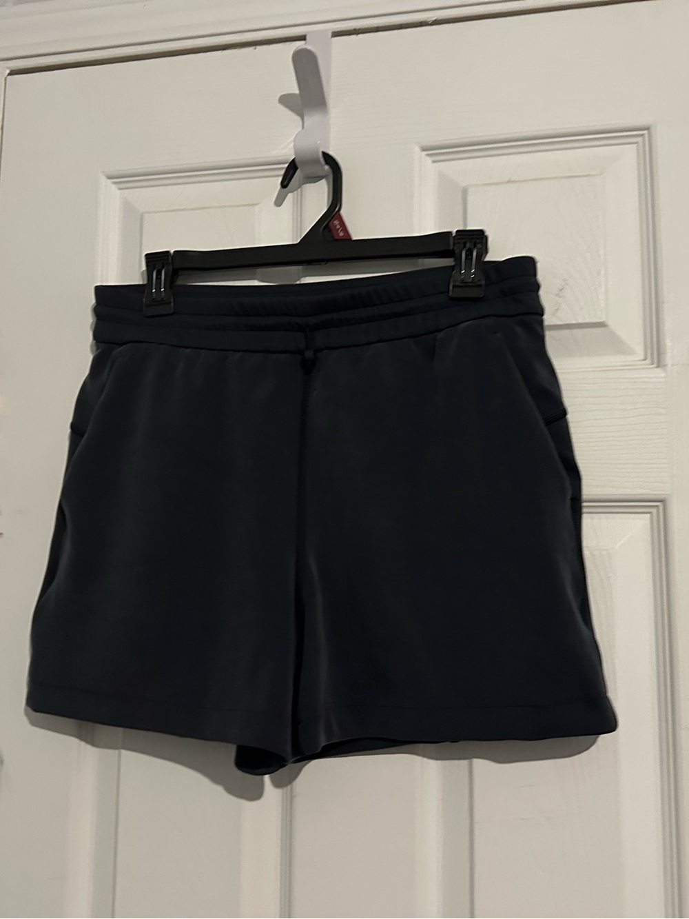 NWT Lululemon Softstreme Relaxed High-Rise Short 4" - Black, Size 8